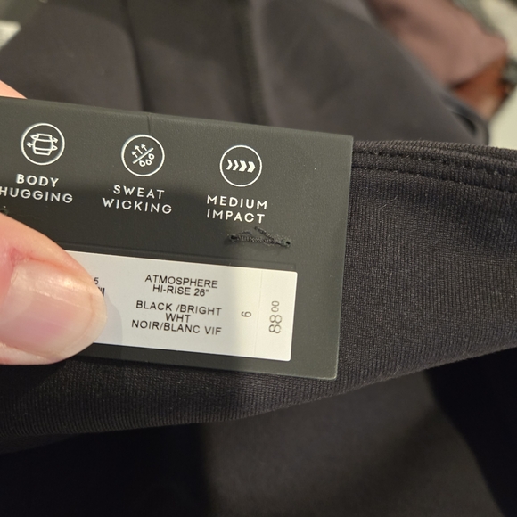 NWT Aritzia Golden LIFE ATMOSPHERE Legging Set Black & White 6/M - Picture 3 of 4